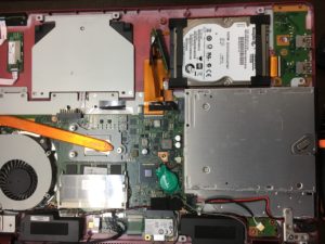ハードディスクが故障した富士通ノートPC AH77/Mの修理