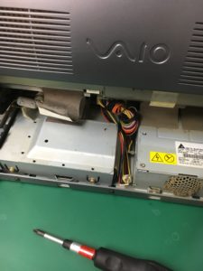 SONY一体型PCハードディスク取り外し